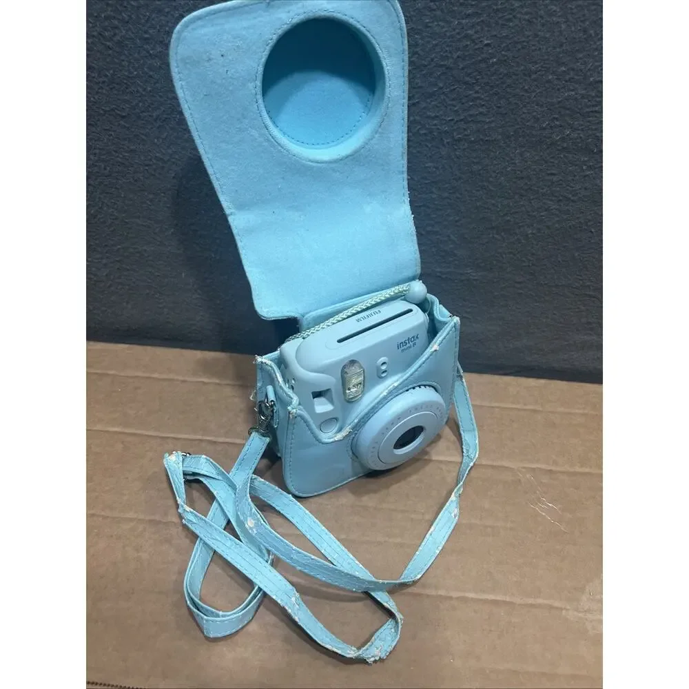 Fujifilm Instax Mini 8 Instant Film Camera Ice Blue Camera With Case READ